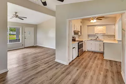 611 Sarah Street, Edna, TX 77957 - Photo 13