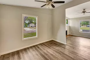 611 Sarah St, Edna, TX 77957 - Photo 11
