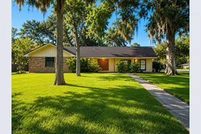 131 Daisy Street, Lake Jackson, TX 77566 - Photo 1