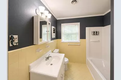 131 Daisy Street, Lake Jackson, TX 77566 - Photo 15