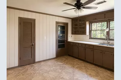 131 Daisy Street, Lake Jackson, TX 77566 - Photo 13