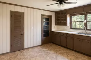 131 Daisy St, Lake Jackson, TX 77566 - Photo 13
