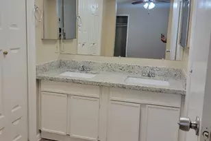 9915 Towne Brook Ln, Sugar Land, TX 77498 - Photo 17