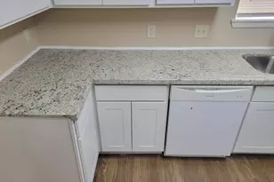 9915 Towne Brook Ln, Sugar Land, TX 77498 - Photo 13