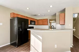 1081 Lasso Ct, Alvin, TX 77511 - Photo 9