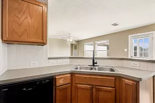 1081 Lasso Ct, Alvin, TX 77511 - Photo 11