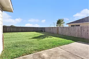 1081 Lasso Ct, Alvin, TX 77511 - Photo 23