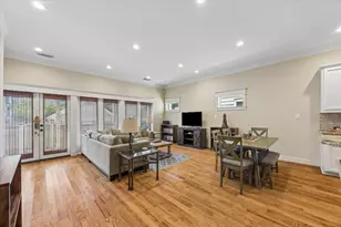 1017 W 16th St, Houston, TX 77008 - Photo 11