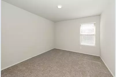 2407 Divot Lane, Navasota, TX 77868 - Photo 3