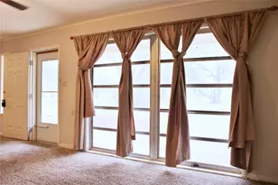 1630 Montezuma St, Columbus, TX 78934 - Photo 5