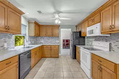 8122 Perch, Baytown, TX 77523 - Photo 11