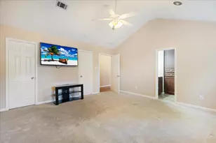 9506 E Avenue I, Houston, TX 77012 - Photo 13