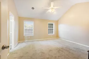 9506 E Avenue I, Houston, TX 77012 - Photo 9