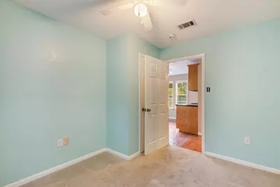 9506 E Avenue I, Houston, TX 77012 - Photo 13