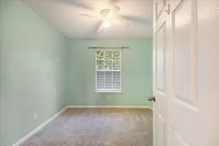 9506 E Avenue I, Houston, TX 77012 - Photo 15