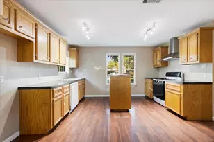 9506 E Avenue I, Houston, TX 77012 - Photo 7