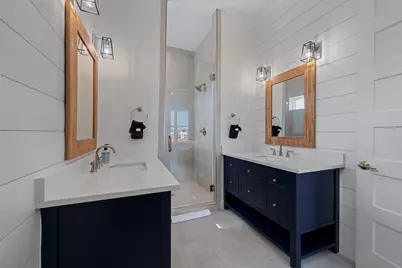 719 Seaside Dr, Crystal Beach, TX 77650 - Photo 11