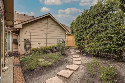 3002 Shadowdale Drive, Houston, TX 77043 - Photo 33