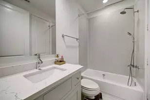 10923 Grove Tree Ln, Houston, TX 77043 - Photo 5