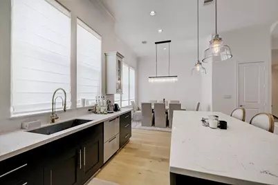 10923 Grove Tree Lane, Houston, TX 77043 - Photo 15