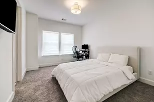 10923 Grove Tree Ln, Houston, TX 77043 - Photo 21
