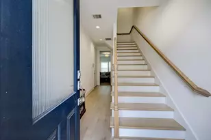 10923 Grove Tree Ln, Houston, TX 77043 - Photo 3