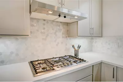3317 W 11th Street, Houston, TX 77008 - Photo 11