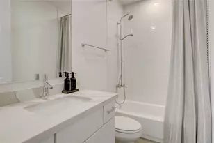 3317 W 11th St, Houston, TX 77008 - Photo 31