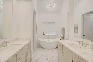 3317 W 11th St, Houston, TX 77008 - Photo 5