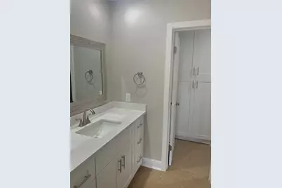 3300 Yorktown Street #19, Houston, TX 77056 - Photo 5