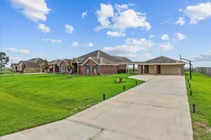 3911 Palm Crest Dr, Rosharon, TX 77583 - Photo 5