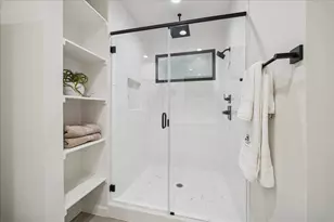 811 Thornton Rd, Houston, TX 77018 - Photo 15
