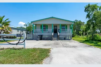 635 8th Street, Dickinson, TX 77539 - Photo 1