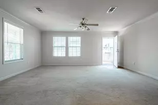 635 8th St, Dickinson, TX 77539 - Photo 5