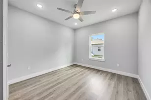 4923 Golden Forest St, Houston, TX 77091 - Photo 27