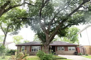 5564 Aspen St, Bellaire, TX 77401 - Photo 1