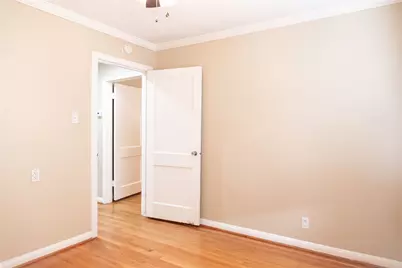 5564 Aspen Street, Bellaire, TX 77401 - Photo 9