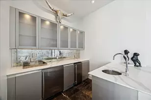 2727 Kirby Dr, Houston, TX 77098 - Photo 11