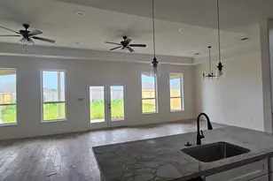 134 Peachleaf Ct, Anahuac, TX 77514 - Photo 7