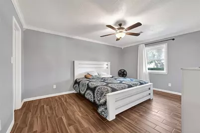 4902 Green Willow Lane, Dickinson, TX 77539 - Photo 3