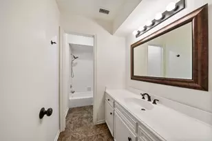 8 Flint St, Conroe, TX 77301 - Photo 17
