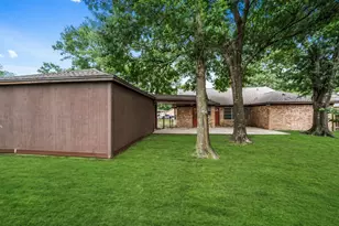 8 Flint St, Conroe, TX 77301 - Photo 21