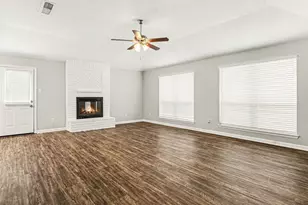 2431 Tall Ships Dr, Friendswood, TX 77546 - Photo 5