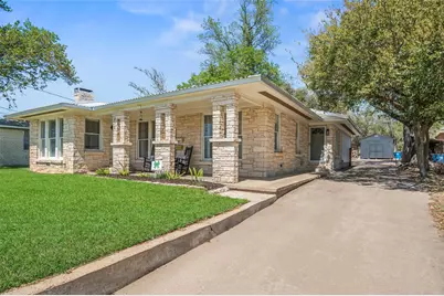 234 E Obryant Street, Bellville, TX 77418 - Photo 3