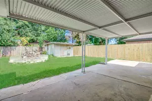 7902 La Roche Ln, Houston, TX 77036 - Photo 19