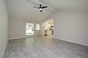 7902 La Roche Ln, Houston, TX 77036 - Photo 3