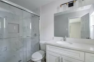 7902 La Roche Ln, Houston, TX 77036 - Photo 15