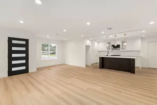 7414 Janak Dr, Houston, TX 77055 - Photo 13