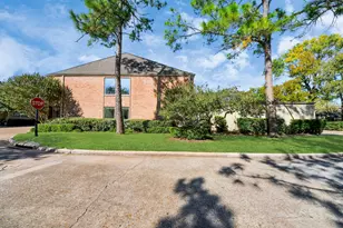 9618 Bayou Brook St, Houston, TX 77063 - Photo 3