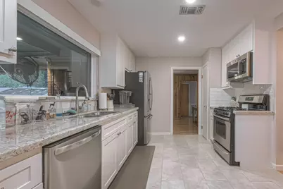 6414 Pineshade Lane, Houston, TX 77008 - Photo 7